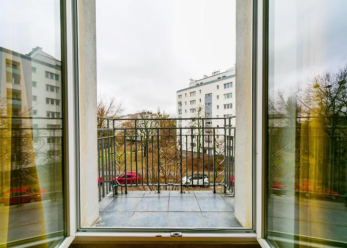Warsaw Concierge Polin II